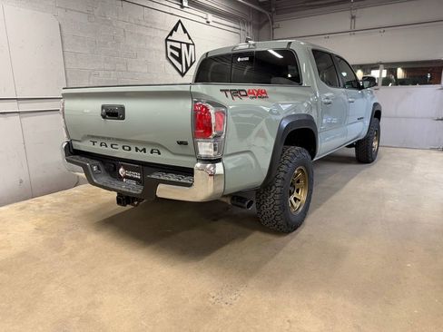 Used 2022 Toyota Tacoma TRD Off-Road w/ Black Out Package (TMS) image 5