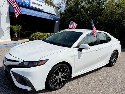 Used 2021 Toyota Camry SE FWD image 19