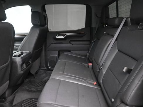 Used 2023 Chevrolet Silverado 1500 RST AWD/4WD image 18