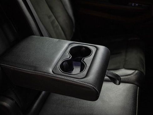 Used 2024 Jeep Grand Cherokee L Laredo image 17