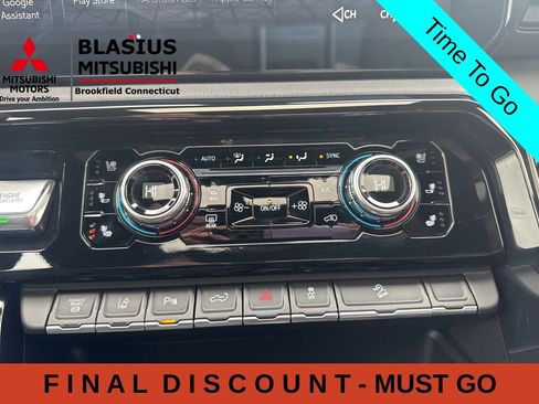 Used 2025 GMC Sierra 2500 AT4 w/ AT4 Premium Plus Package AWD/4WD image 29