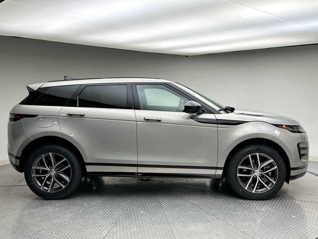Used 2026 Land Rover Range Rover Evoque Dynamic SE AWD/4WD image 4