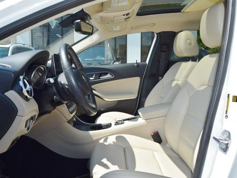 Used 2019 Mercedes-Benz GLA 250 4MATIC image 18