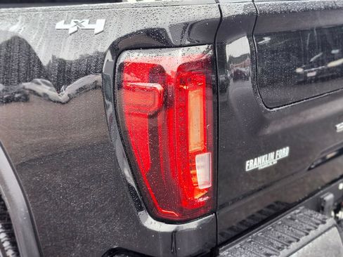 Used 2022 GMC Sierra 2500 SLT w/ Snow Plow Prep/Camper Package AWD/4WD image 9