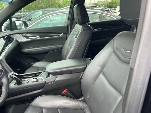 Used 2024 Cadillac XT6 Sport w/ Technology Package AWD/4WD image 12