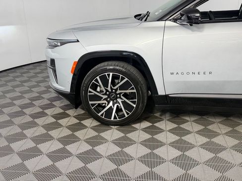 Used 2025 Jeep Wagoneer S Limited AWD/4WD image 12