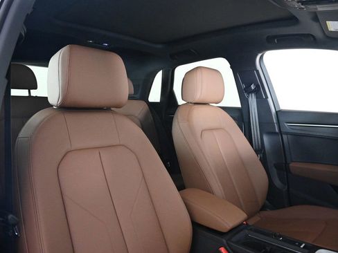 Certified 2025 Audi Q3 2.0T Premium w/ Convenience Package image 16