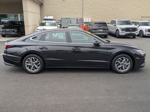 Certified 2023 Hyundai Sonata SEL w/ Cargo Package FWD image 4