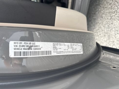Used 2022 Chrysler Pacifica Touring-L FWD image 29