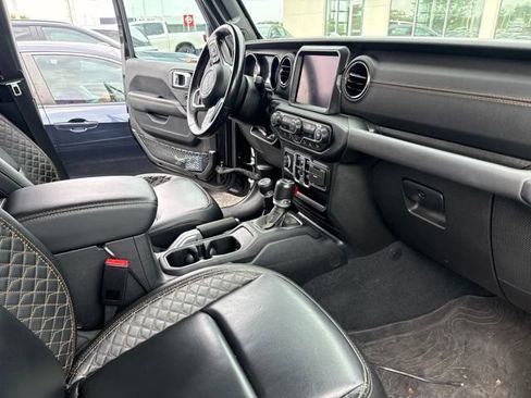 Used 2022 Jeep Gladiator Overland AWD/4WD image 11