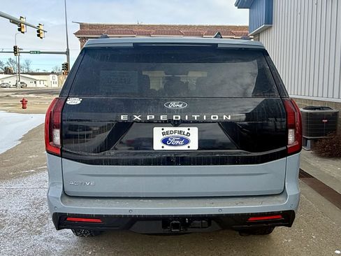 New 2025 Ford Expedition Active AWD/4WD image 4