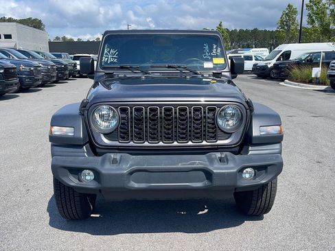 Used 2024 Jeep Wrangler Unlimited Sport AWD/4WD image 2