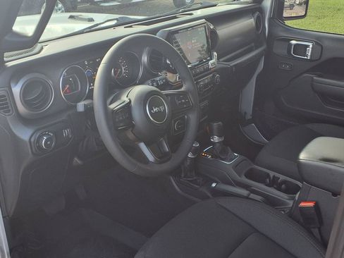 Used 2023 Jeep Wrangler Sport AWD/4WD image 11