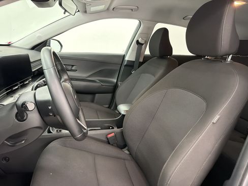 Used 2024 Hyundai Kona SEL FWD image 5