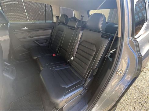 Certified 2022 Volkswagen Atlas SEL Premium image 25