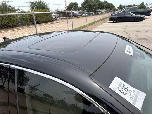 Used 2023 Lexus ES 300h Ultra Luxury w/ Accessory Package (Z2) FWD image 4