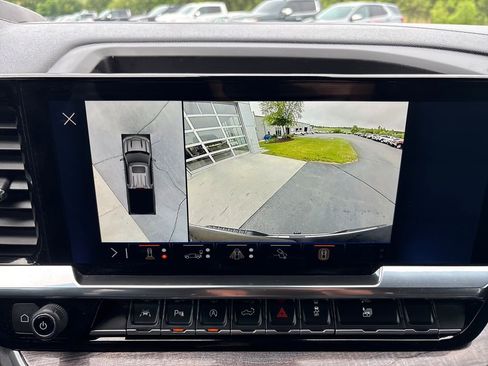 Certified 2025 Chevrolet Silverado 1500 LTZ w/ Technology Package AWD/4WD image 19