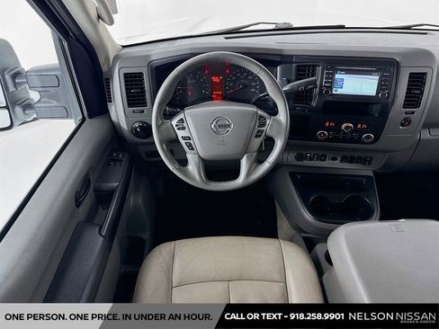 Used 2018 Nissan NV 3500 SL RWD image 22