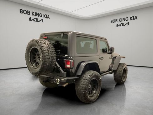 Used 2021 Jeep Wrangler Rubicon AWD/4WD image 5