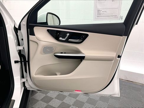 Certified 2025 Mercedes-Benz GLC 350e 4MATIC image 25