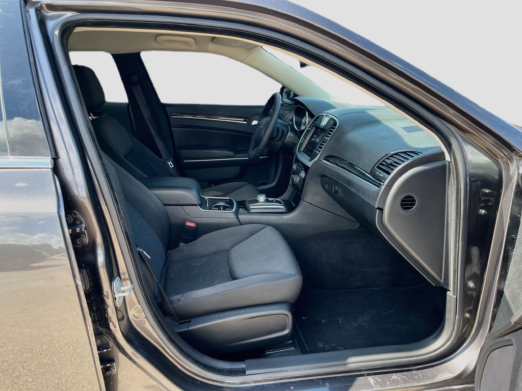 Used 2023 Chrysler 300 Touring RWD image 26