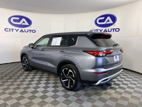 Used 2024 Mitsubishi Outlander SE image 5