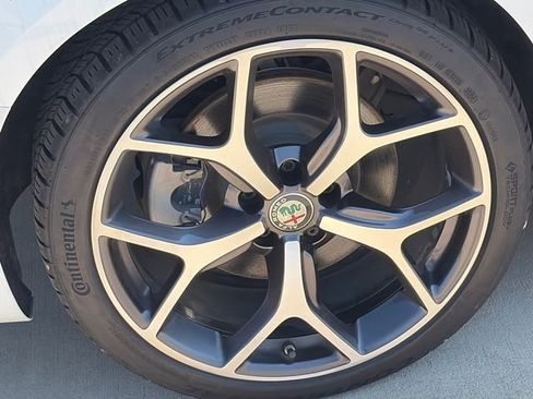 Used 2019 Alfa Romeo Giulia Ti RWD image 8