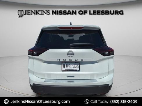 New 2026 Nissan Rogue SV FWD image 7