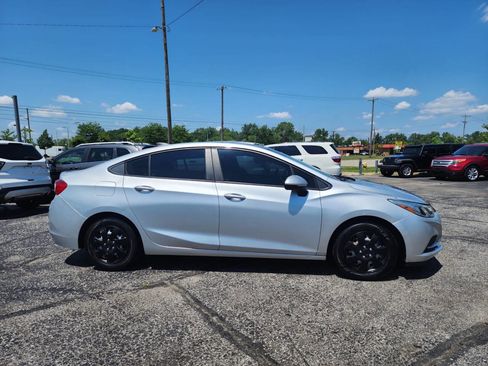 Used 2017 Chevrolet Cruze LS image 3
