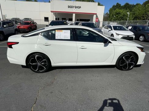 Used 2023 Nissan Altima 2.5 SR FWD image 10