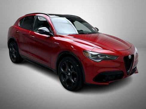 Used 2024 Alfa Romeo Stelvio Veloce AWD/4WD image 3