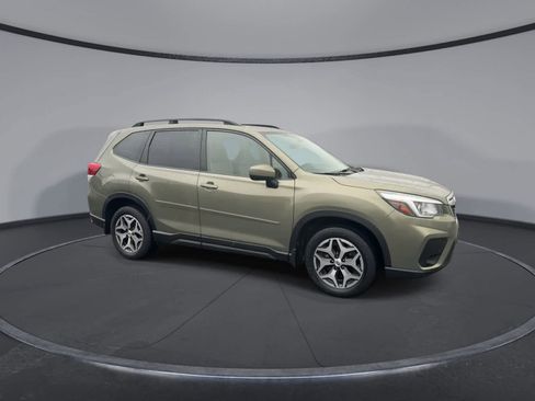 Used 2020 Subaru Forester Premium image 2