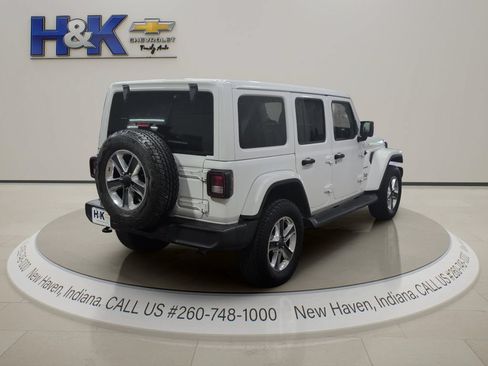 Used 2020 Jeep Wrangler Unlimited Sahara w/ Uconnect 4C Nav & Sound Group AWD/4WD image 6
