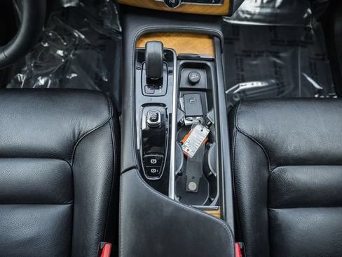 Certified 2023 Volvo XC90 B6 Plus AWD/4WD image 25