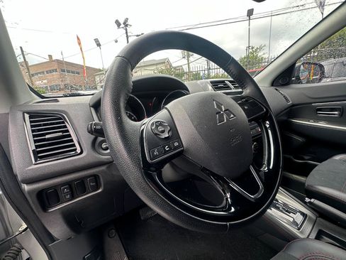 Used 2025 Mitsubishi Outlander Sport AWD image 8