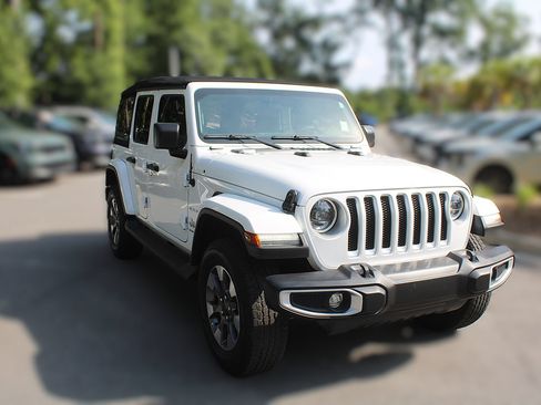 Used 2023 Jeep Wrangler Unlimited Sahara w/ LED Lighting Group AWD/4WD image 15