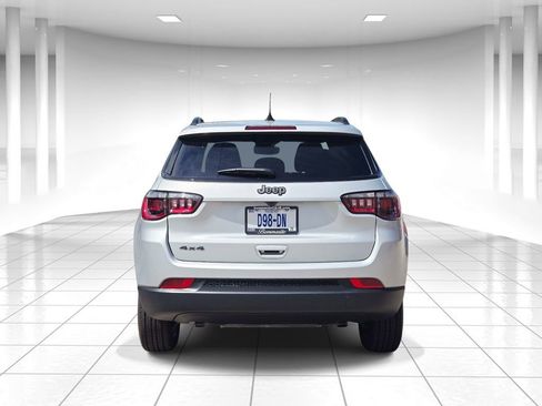 Certified 2025 Jeep Compass Latitude w/ Sun & Sound Group AWD/4WD image 4