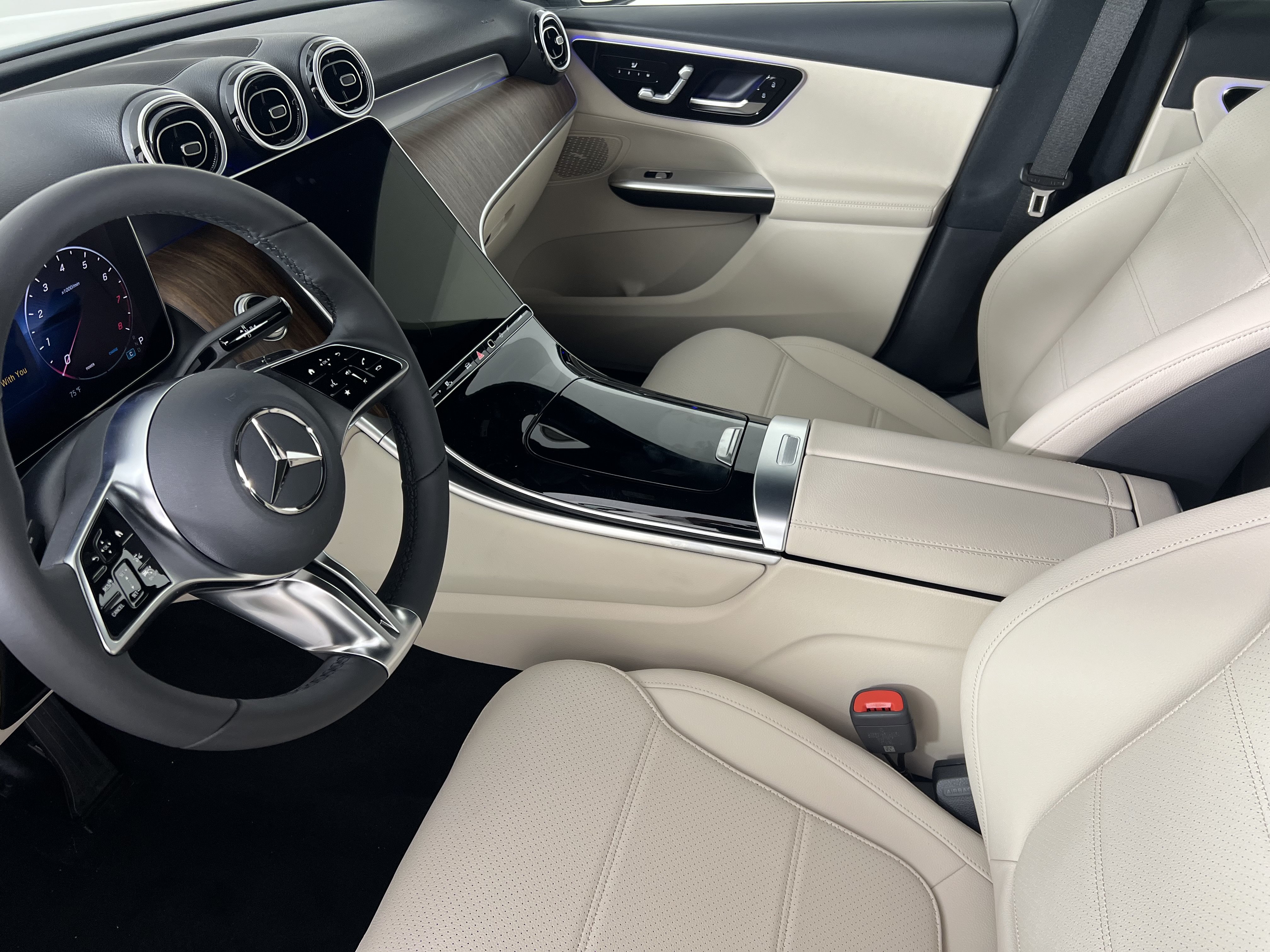 New 2027 Mercedes-Benz GLC 300 4MATIC image 4