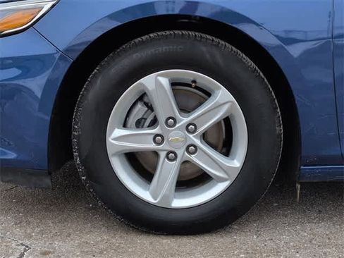 Used 2023 Chevrolet Malibu LS image 14