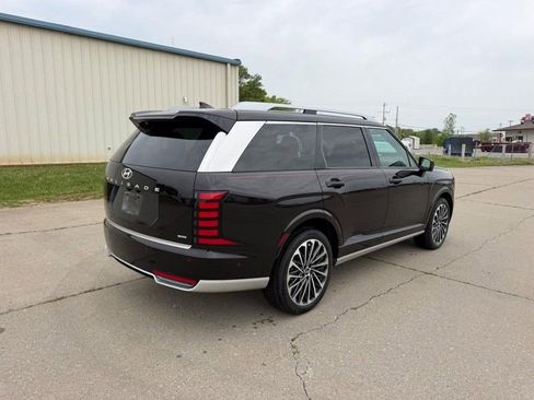 Used 2026 Hyundai Palisade Calligraphy AWD/4WD image 3