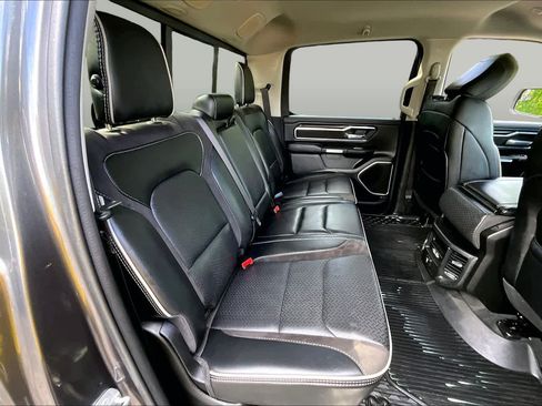 Used 2022 RAM 1500 Laramie AWD/4WD image 18