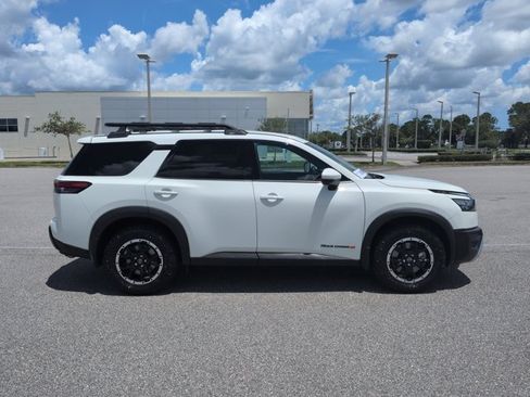 Certified 2024 Nissan Pathfinder Rock Creek AWD/4WD image 3