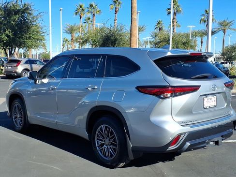 Used 2022 Toyota Highlander Limited image 10