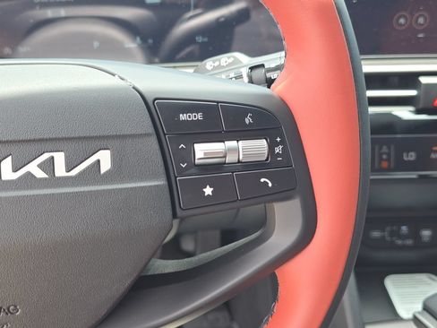 New 2026 Kia Sportage SX FWD image 32
