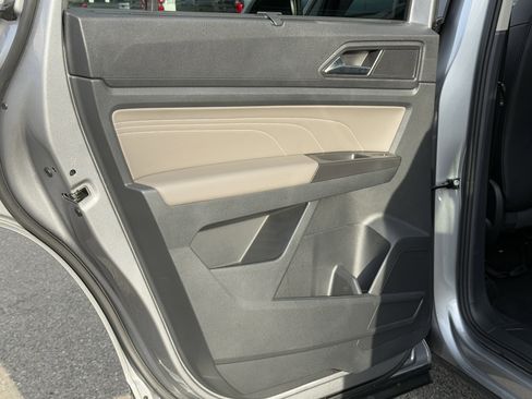 Used 2023 Volkswagen Atlas SEL image 29