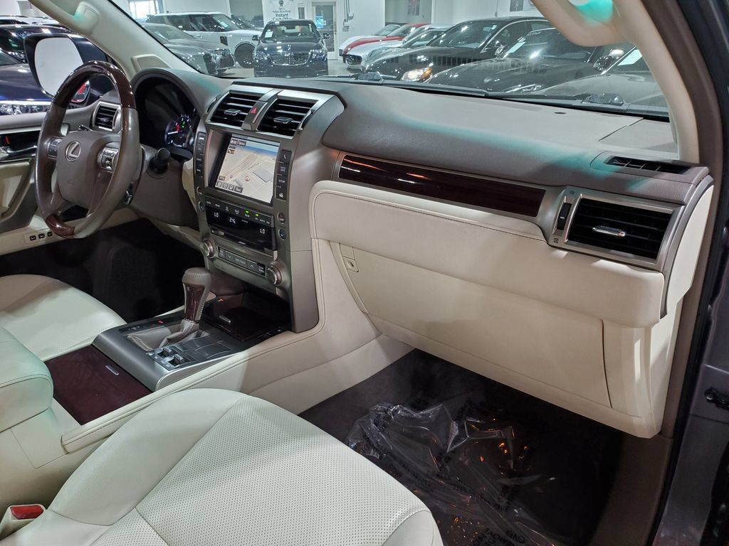 Used 2018 Lexus GX 460 Premium w/ Premium Package AWD/4WD image 14