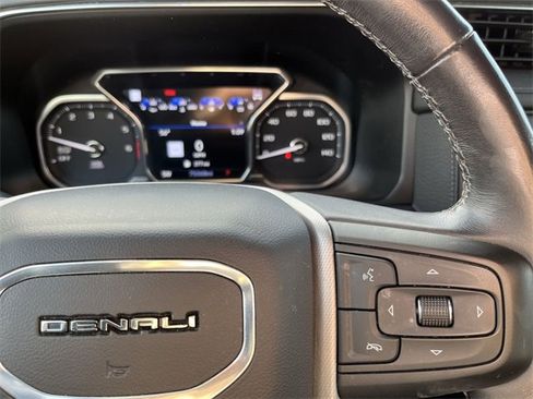 Used 2021 GMC Yukon XL Denali w/ Denali Premium Package image 28