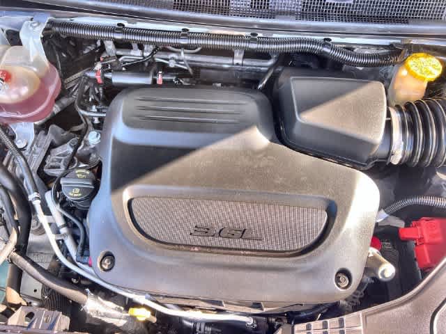 Used 2020 Chrysler Voyager LX FWD image 10