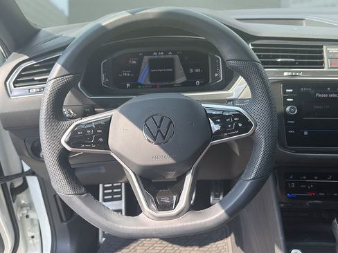 Used 2022 Volkswagen Tiguan SEL R-Line AWD/4WD image 23