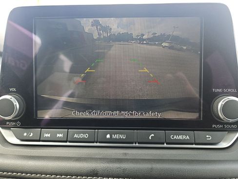 Used 2023 Nissan Rogue S FWD image 12